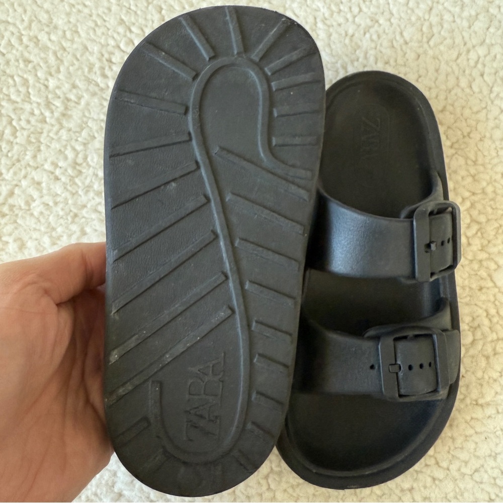 Zara - Rubberized Strappy Athletic Sandals - Black - kids size 31 - Picture 3 of 6